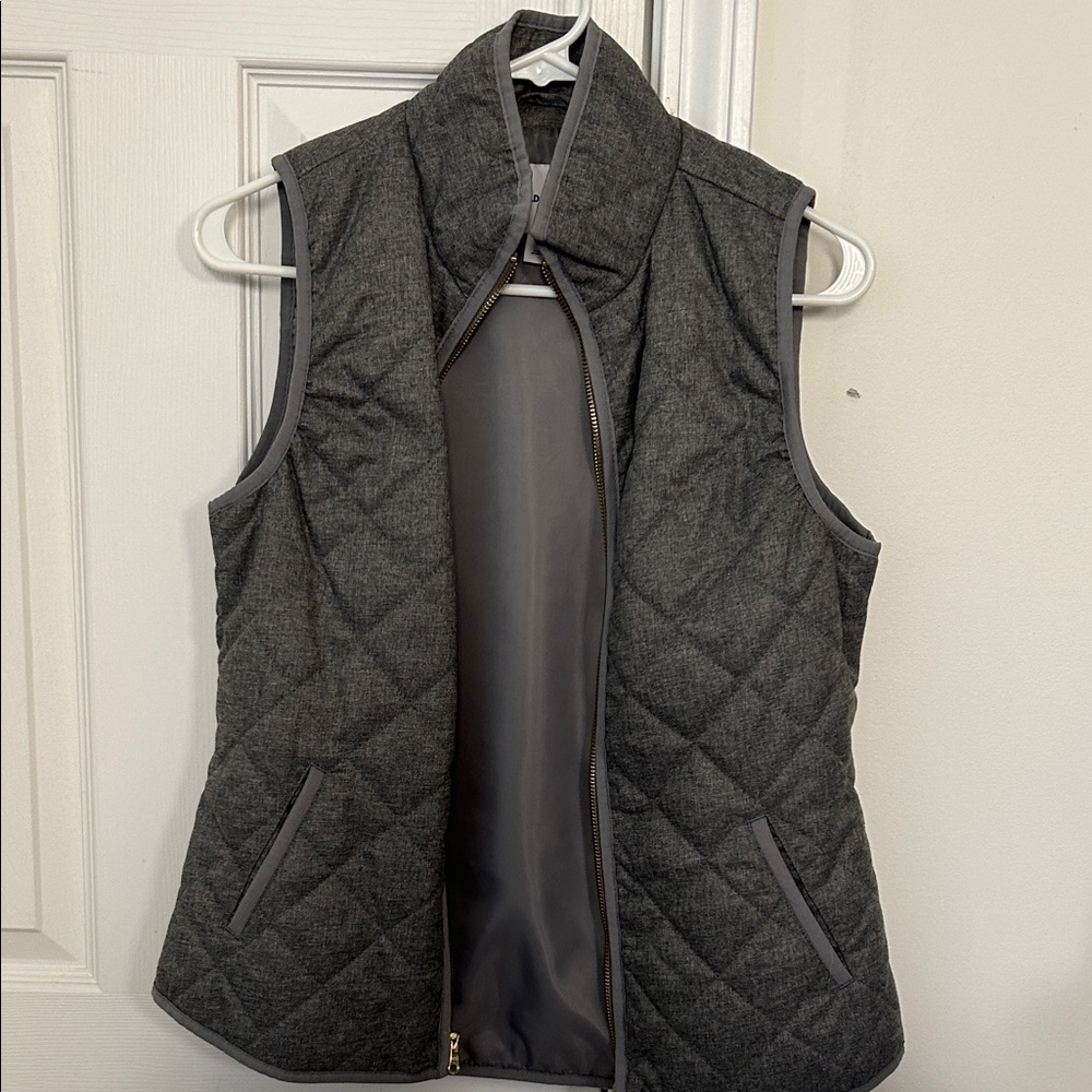 Old Navy heather grey Quilted Vest